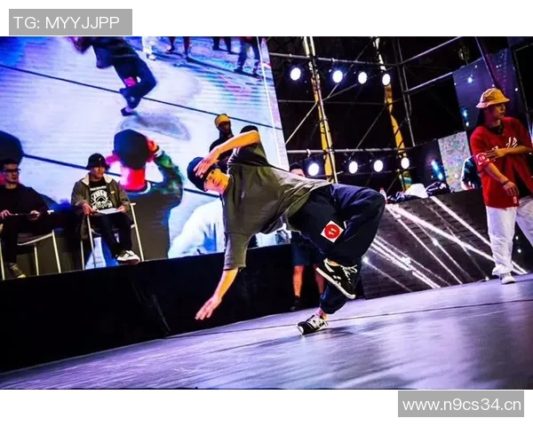 武汉滑板队在世界街舞大赛中的力量与激情展现全场瞩目 武汉滑板队在世界街舞大赛中的力量与激情展现全场瞩目